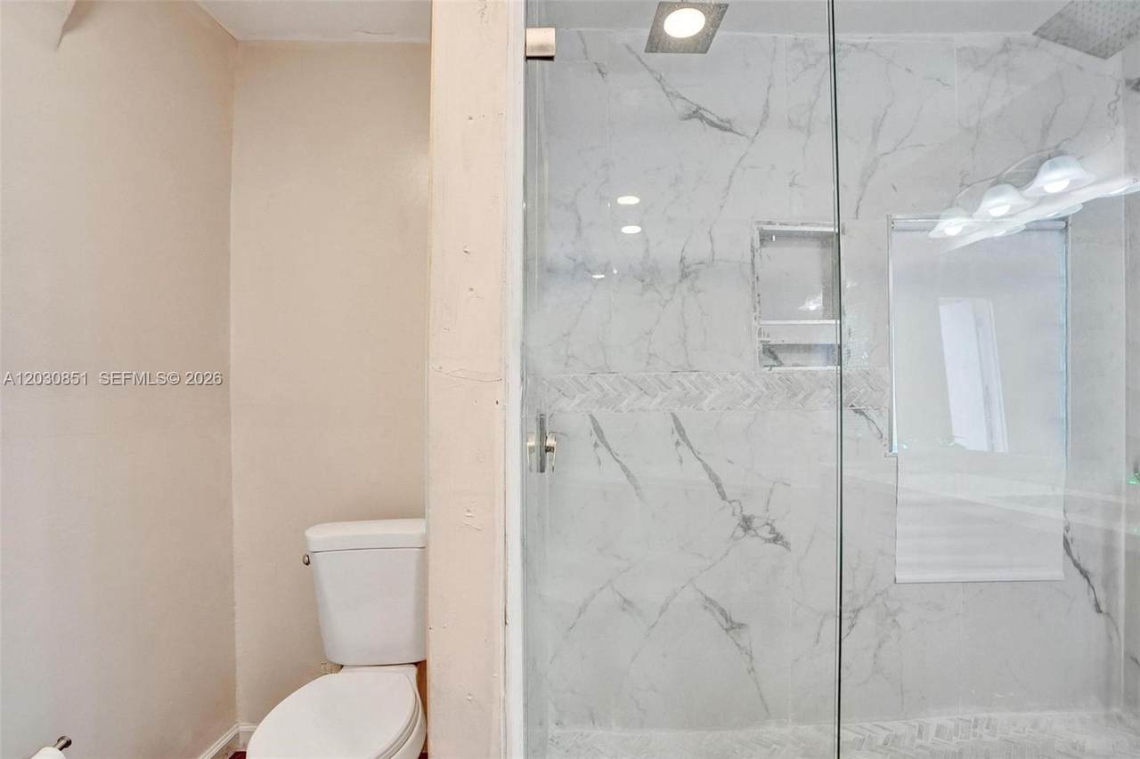 https://bt-photos.global.ssl.fastly.net/miami/1280_boomver_1_A12030851-2.jpg