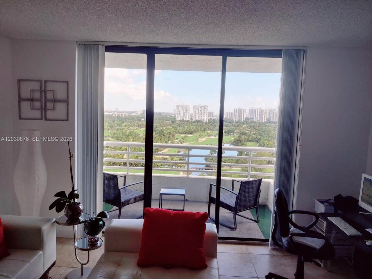 https://bt-photos.global.ssl.fastly.net/miami/1280_boomver_1_A12030876-2.jpg