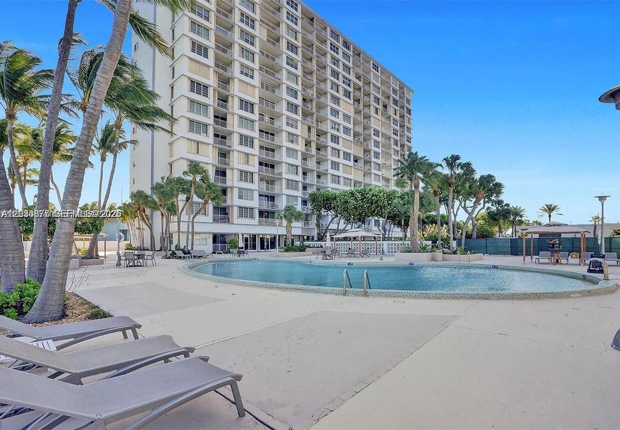 https://bt-photos.global.ssl.fastly.net/miami/1280_boomver_1_A12030877-2.jpg