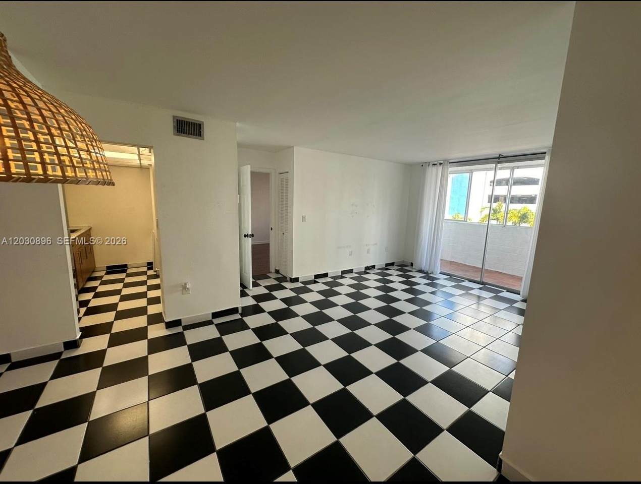 https://bt-photos.global.ssl.fastly.net/miami/1280_boomver_1_A12030896-2.jpg