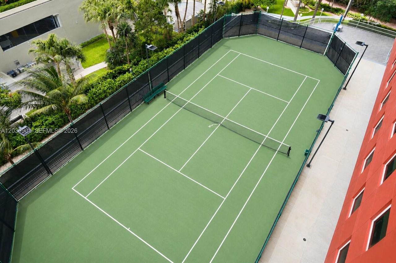 https://bt-photos.global.ssl.fastly.net/miami/1280_boomver_1_A12030901-2.jpg