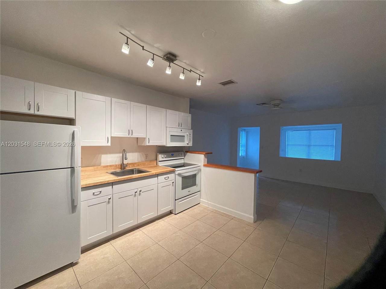 420 25th Ave - Photo 1