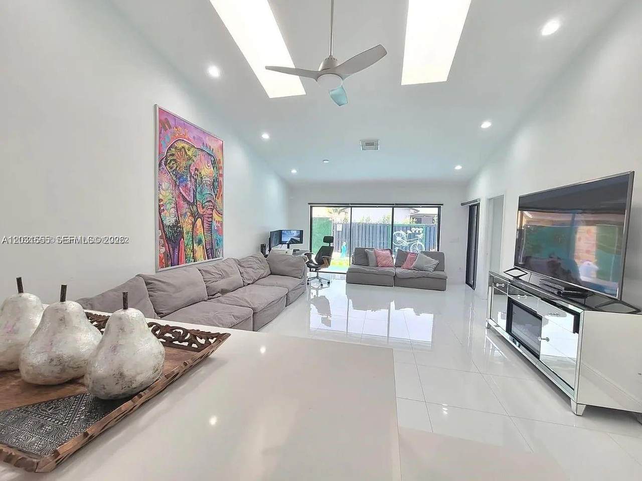 270 7th St - Photo 1