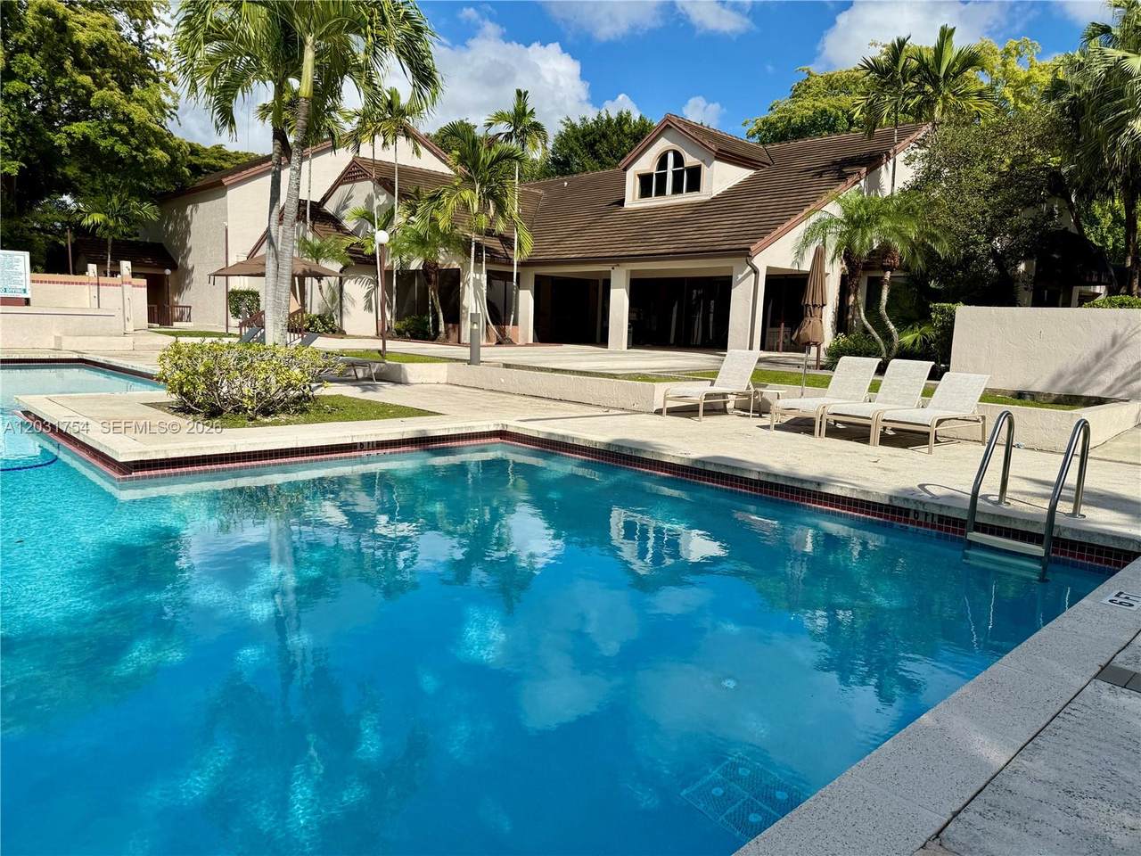 https://bt-photos.global.ssl.fastly.net/miami/orig_boomver_1_A12031754-2.jpg