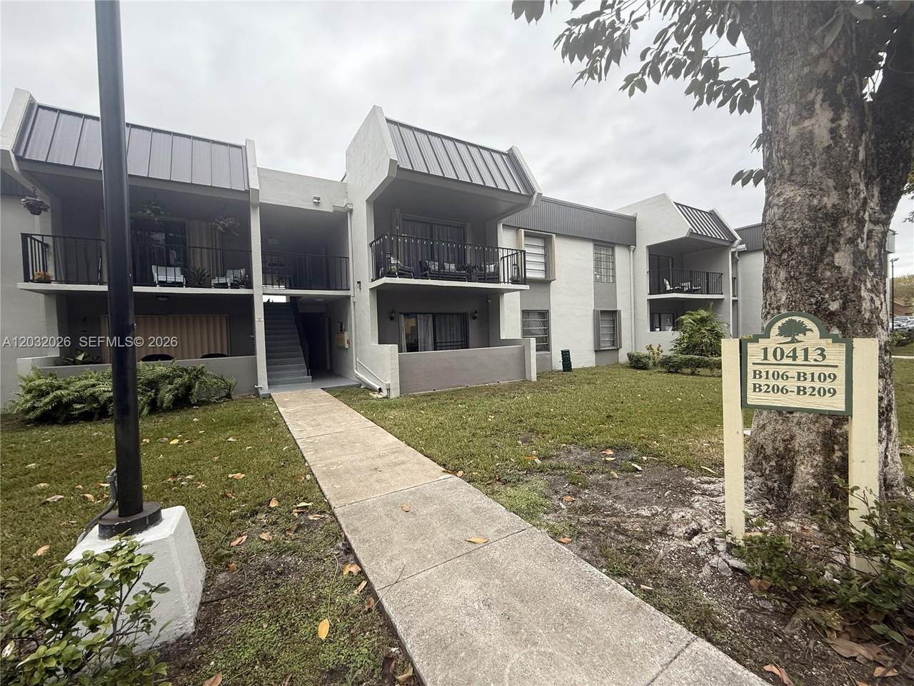 10413 Kendall Dr - Photo 1