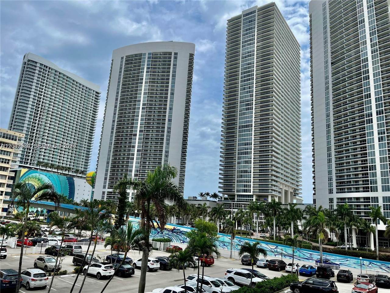 1849 Ocean Dr - Photo 1