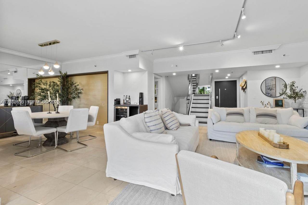 520 Brickell Key Dr - Photo 1