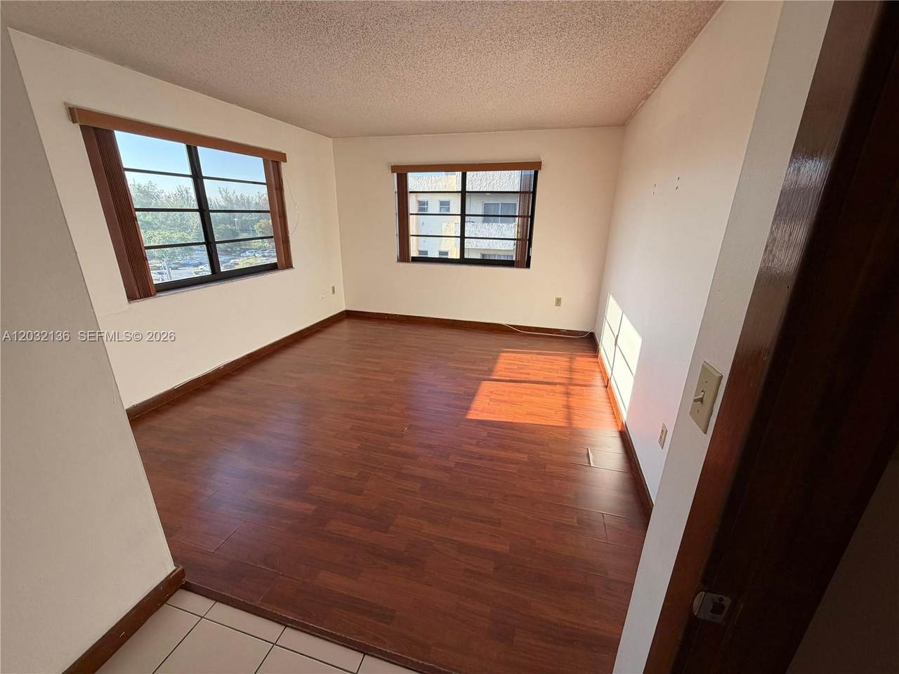 605 72nd Ave - Photo 1