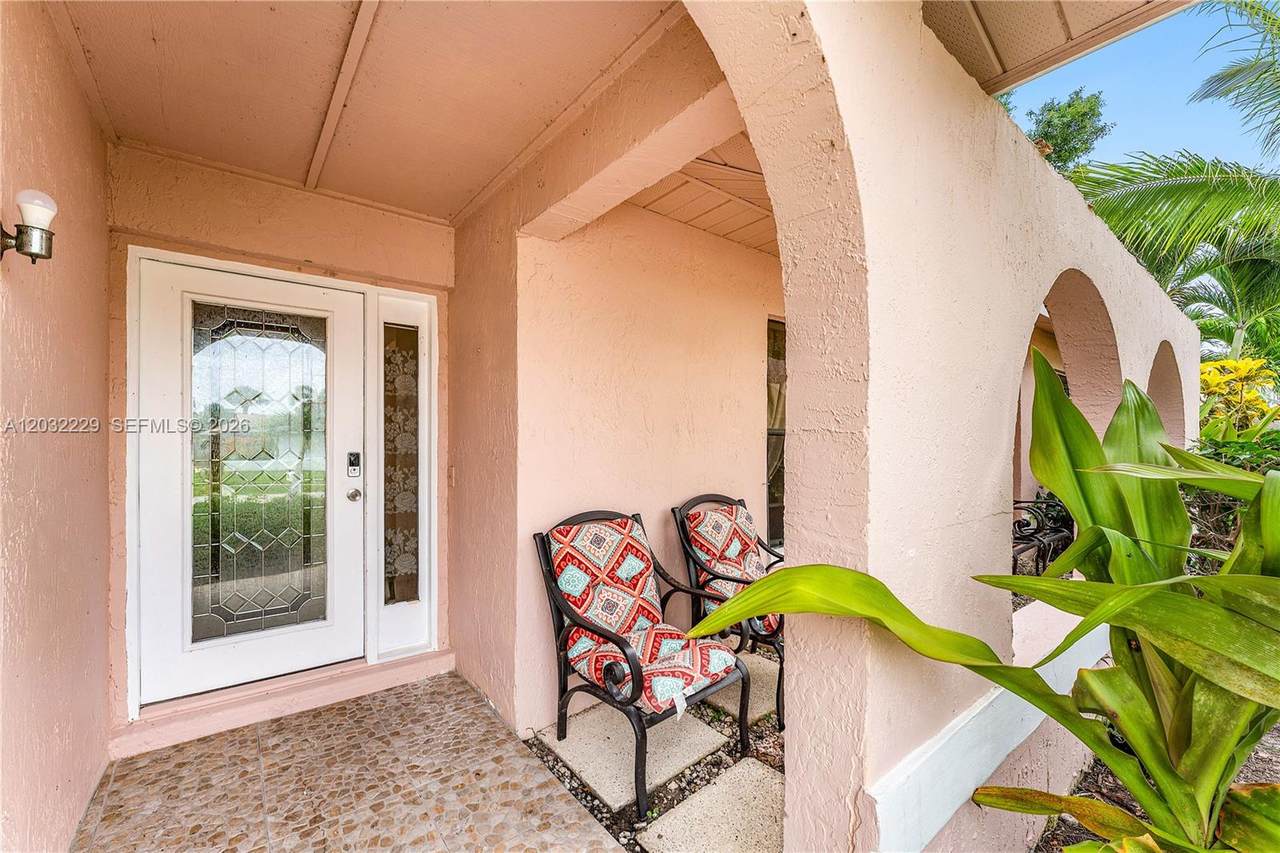 https://bt-photos.global.ssl.fastly.net/miami/1280_boomver_1_A12032229-2.jpg