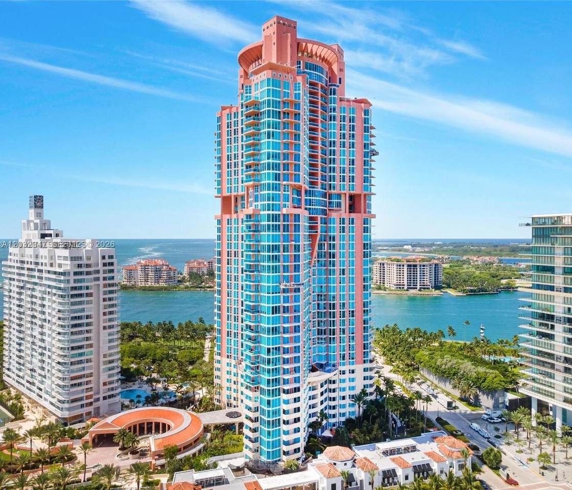300 Pointe Dr - Photo 1