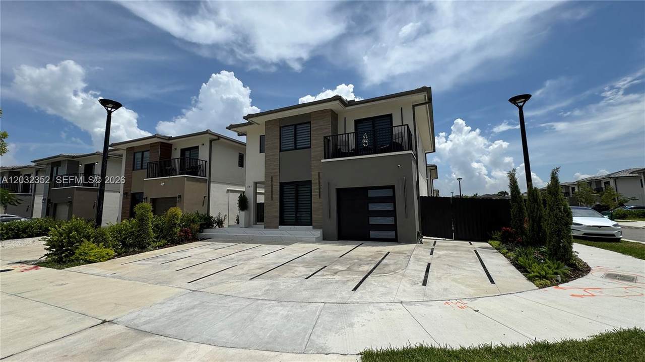 https://bt-photos.global.ssl.fastly.net/miami/1280_boomver_1_A12032352-2.jpg