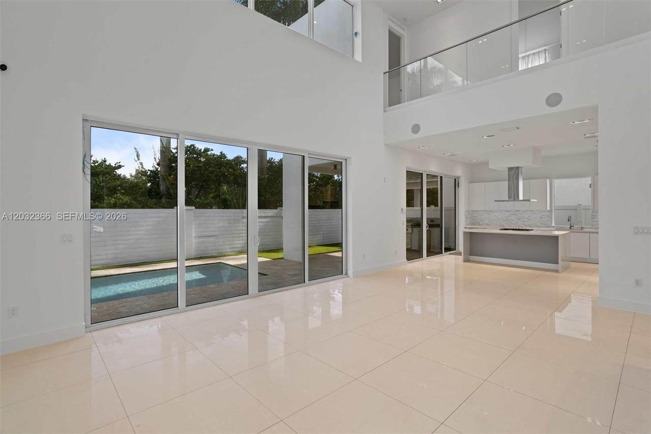 https://bt-photos.global.ssl.fastly.net/miami/1280_boomver_1_A12032366-2.jpg