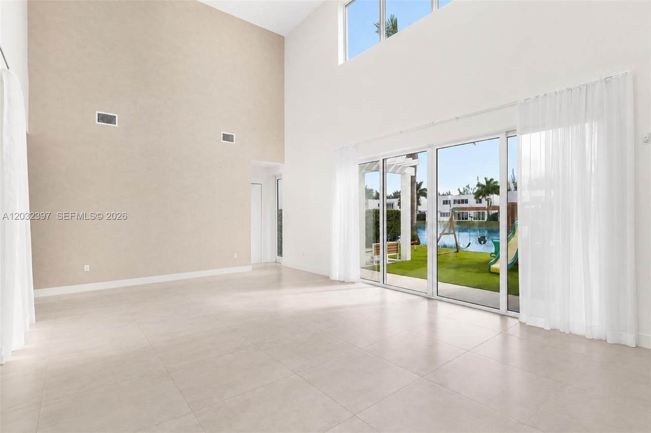 https://bt-photos.global.ssl.fastly.net/miami/1280_boomver_1_A12032397-2.jpg
