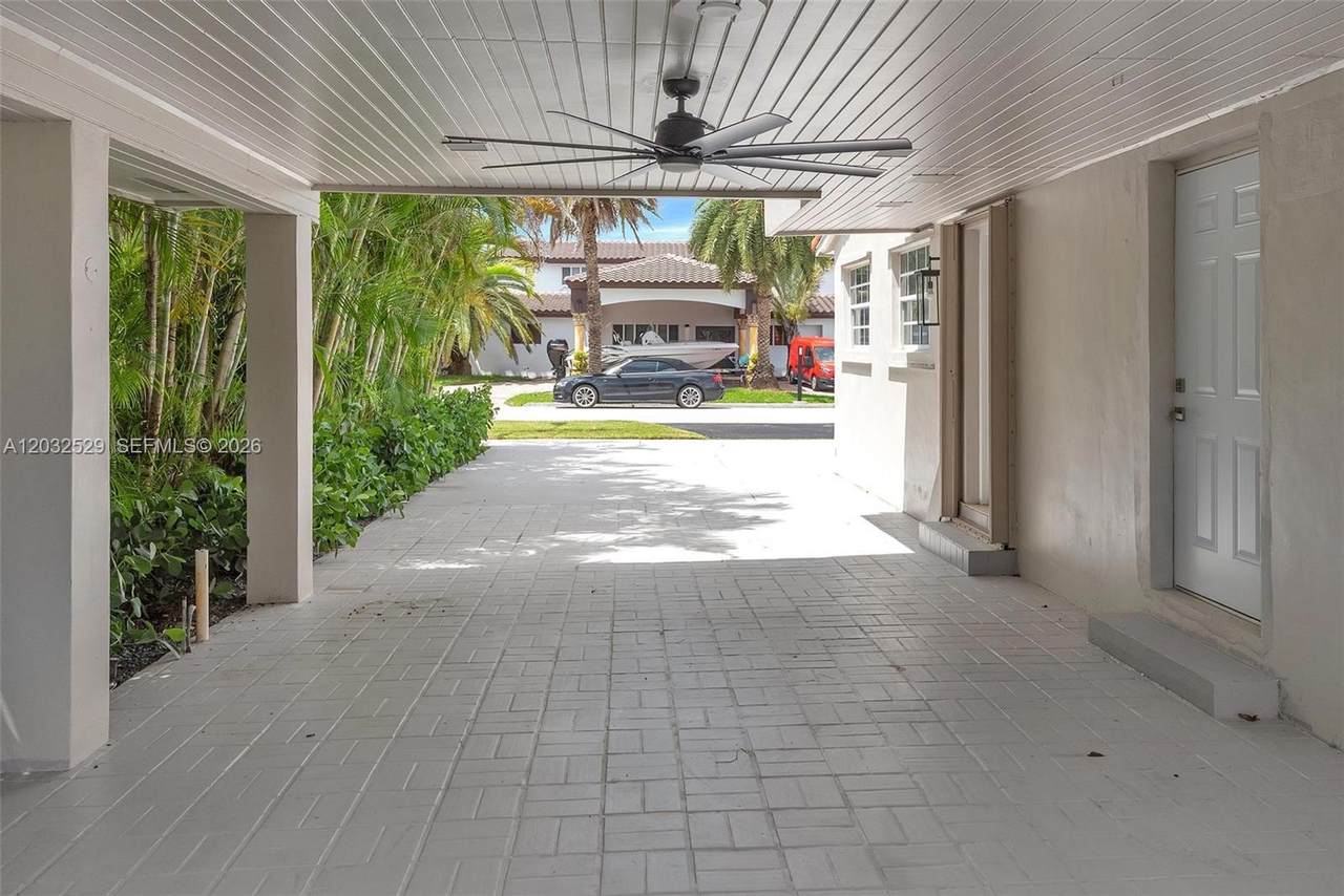 https://bt-photos.global.ssl.fastly.net/miami/1280_boomver_1_A12032529-2.jpg