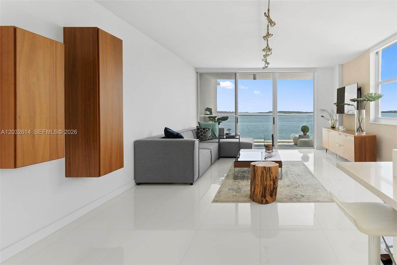 800 Claughton Island Drive - Photo 1