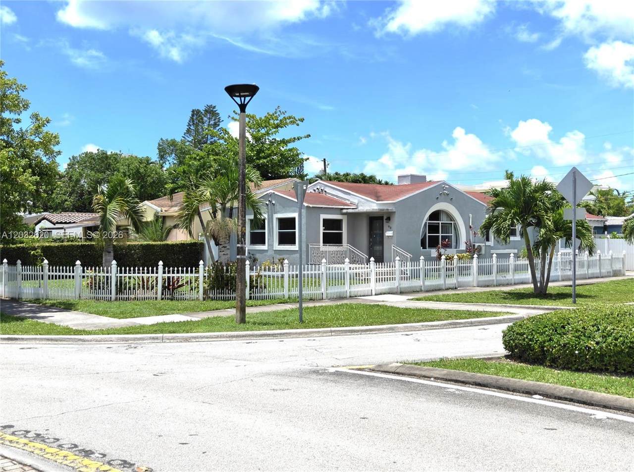 https://bt-photos.global.ssl.fastly.net/miami/1280_boomver_1_A12032620-2.jpg