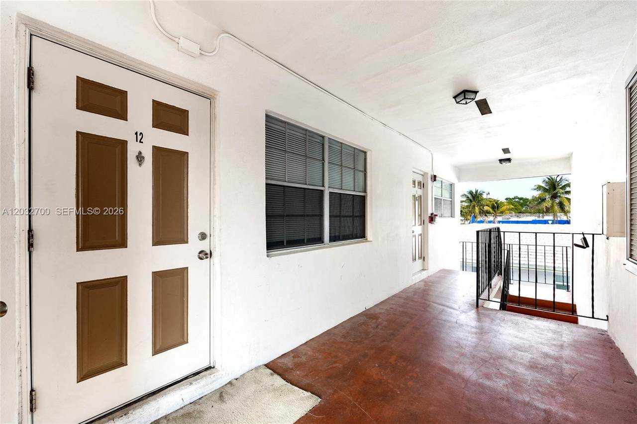 1825 Cleveland St - Photo 1