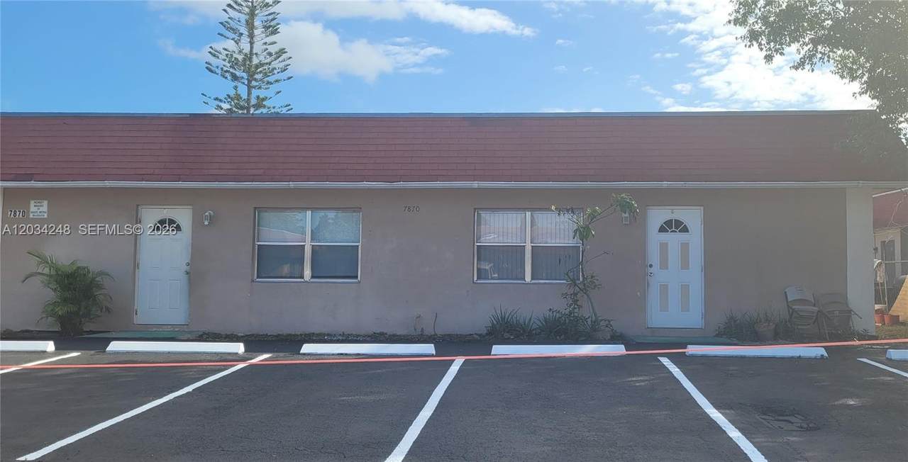 7870 10th Ct - Photo 1