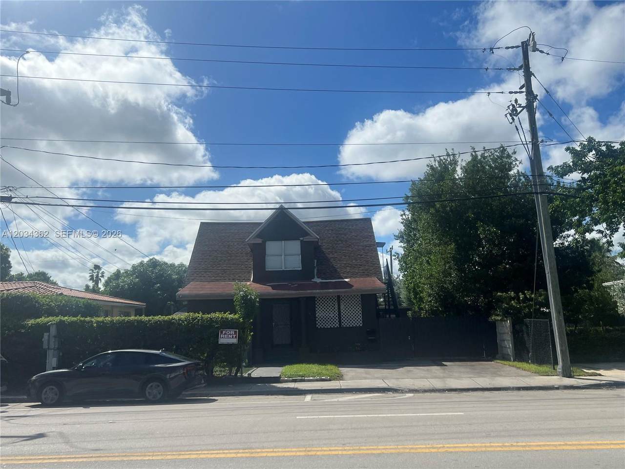 842 12th Ave - Photo 1