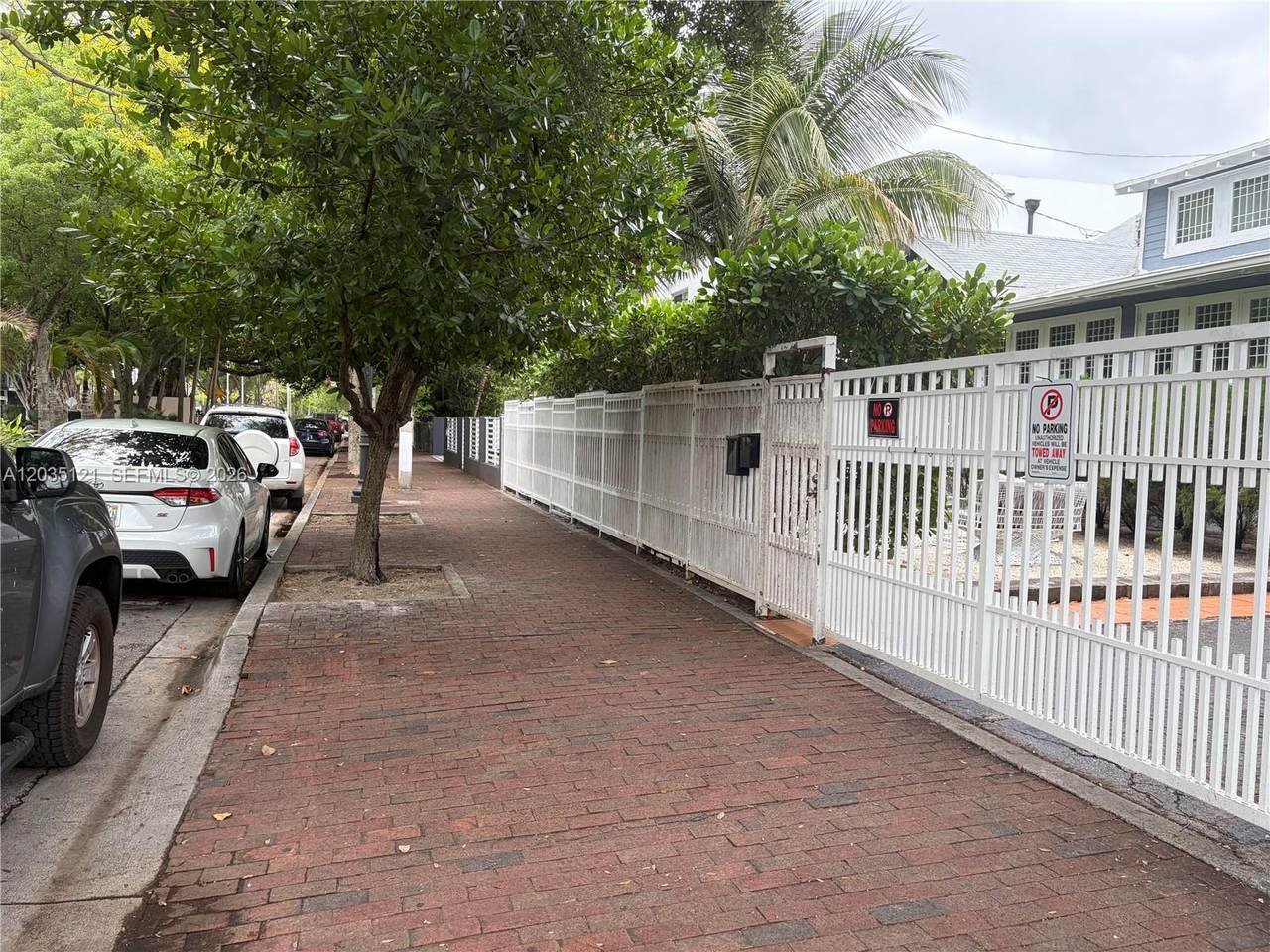 840 13th Ave - Photo 1