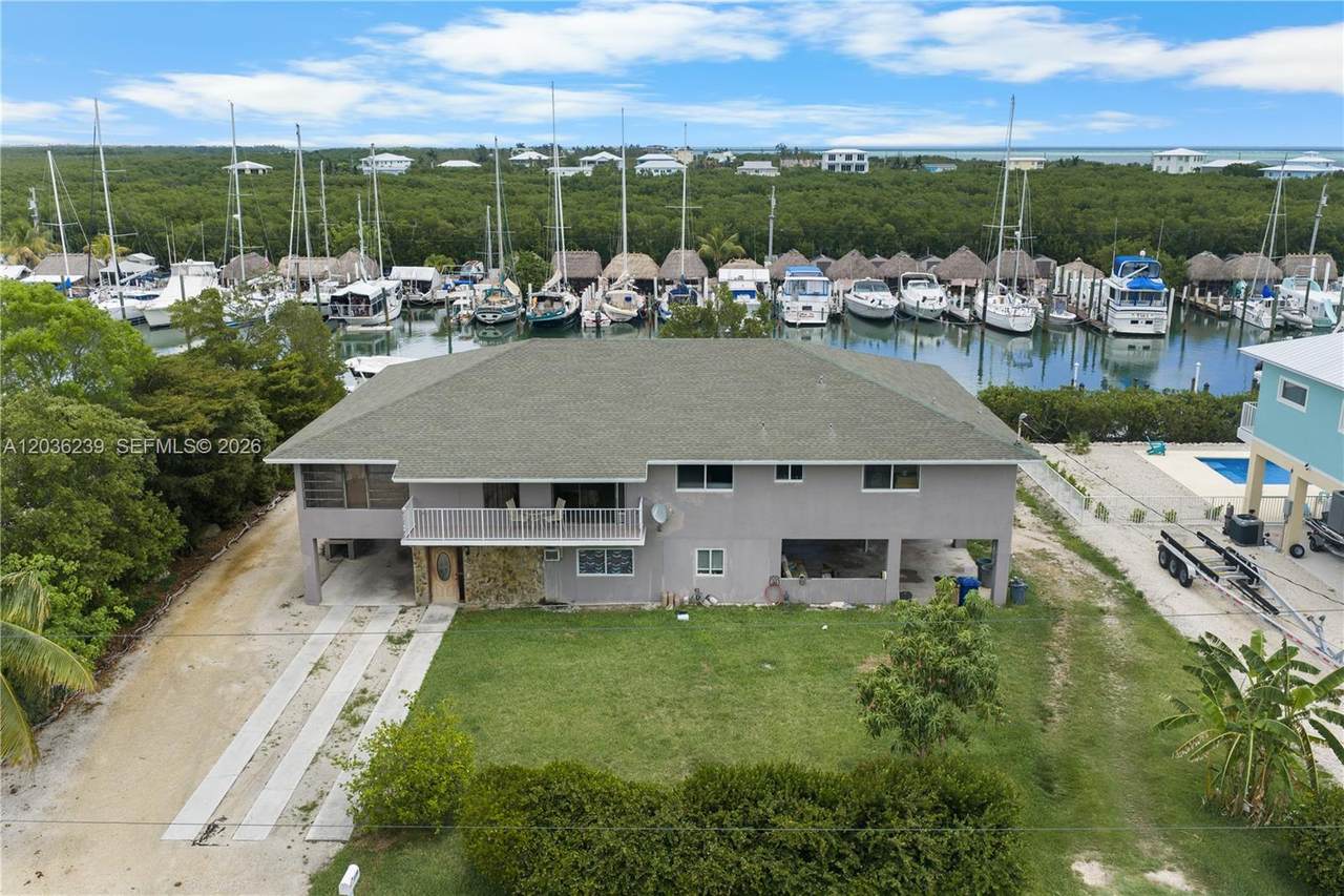 2100 Avenue H - Photo 1