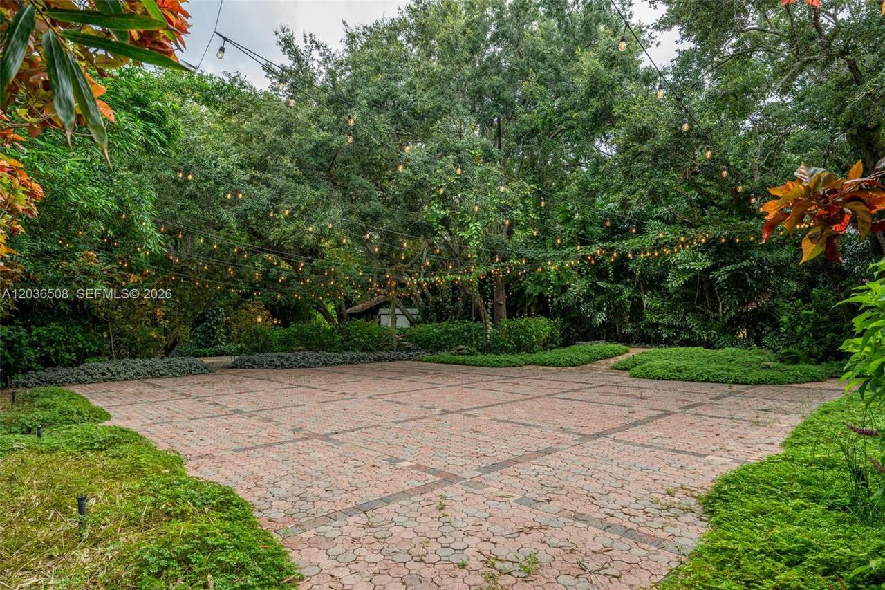 https://bt-photos.global.ssl.fastly.net/miami/1280_boomver_1_A12036508-2.jpg