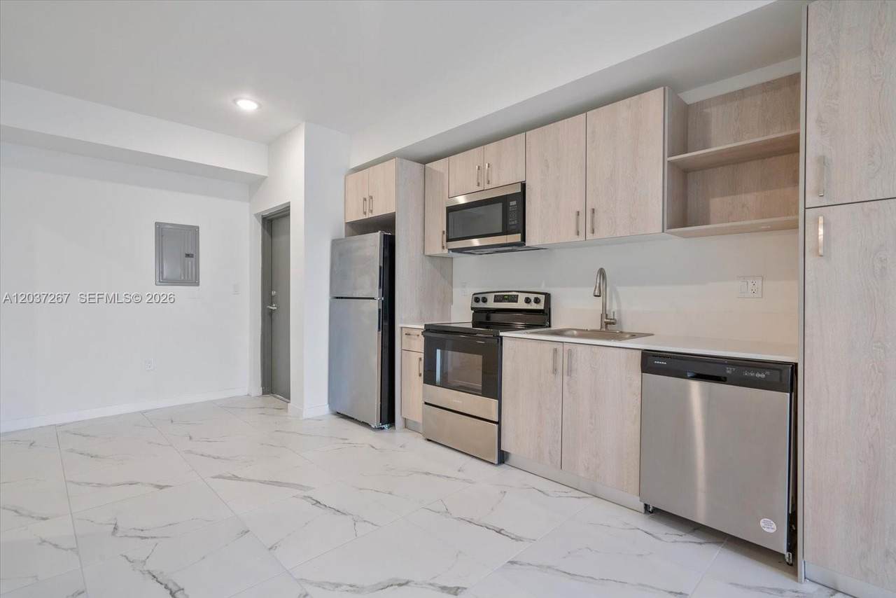 420 7th Ave - Photo 1