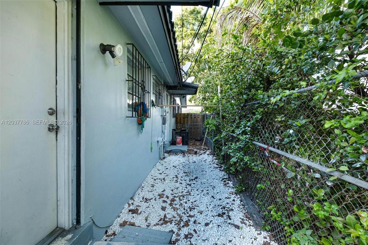 https://bt-photos.global.ssl.fastly.net/miami/1280_boomver_1_A12037786-2.jpg