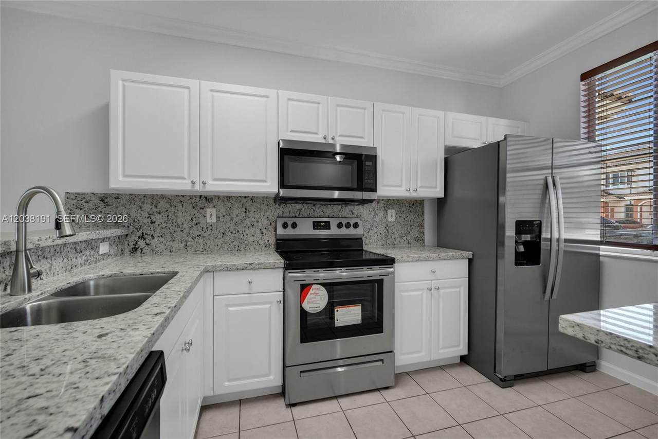 17359 7th Ave - Photo 1