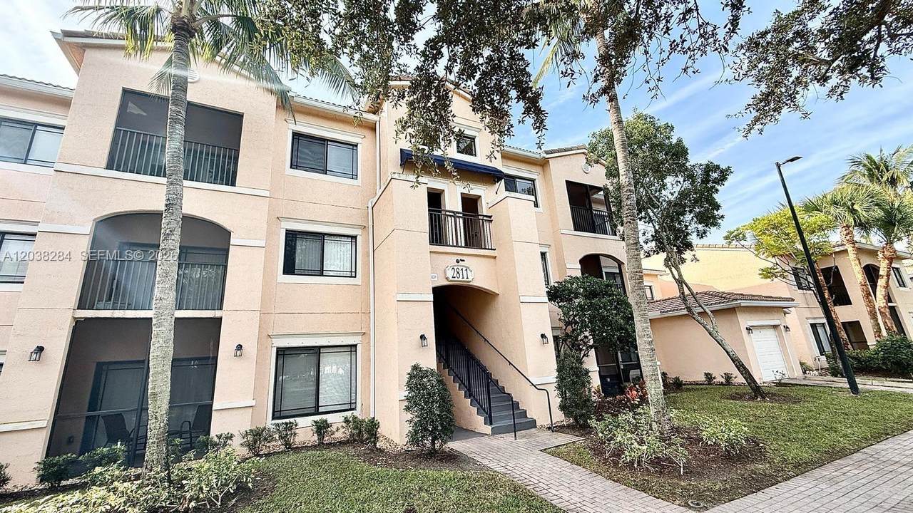 2811 Grande Pkwy - Photo 1