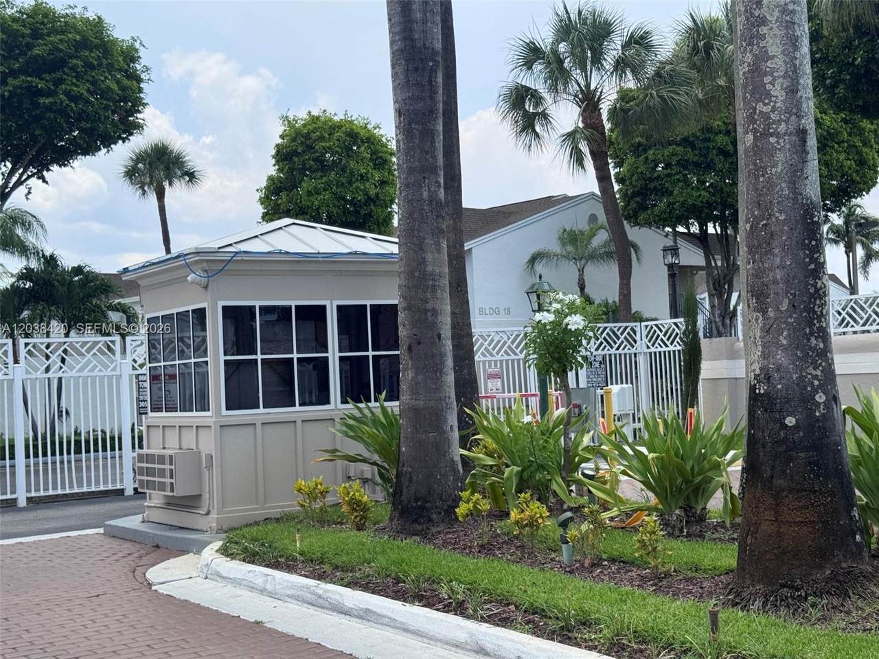https://bt-photos.global.ssl.fastly.net/miami/1280_boomver_1_A12038420-2.jpg