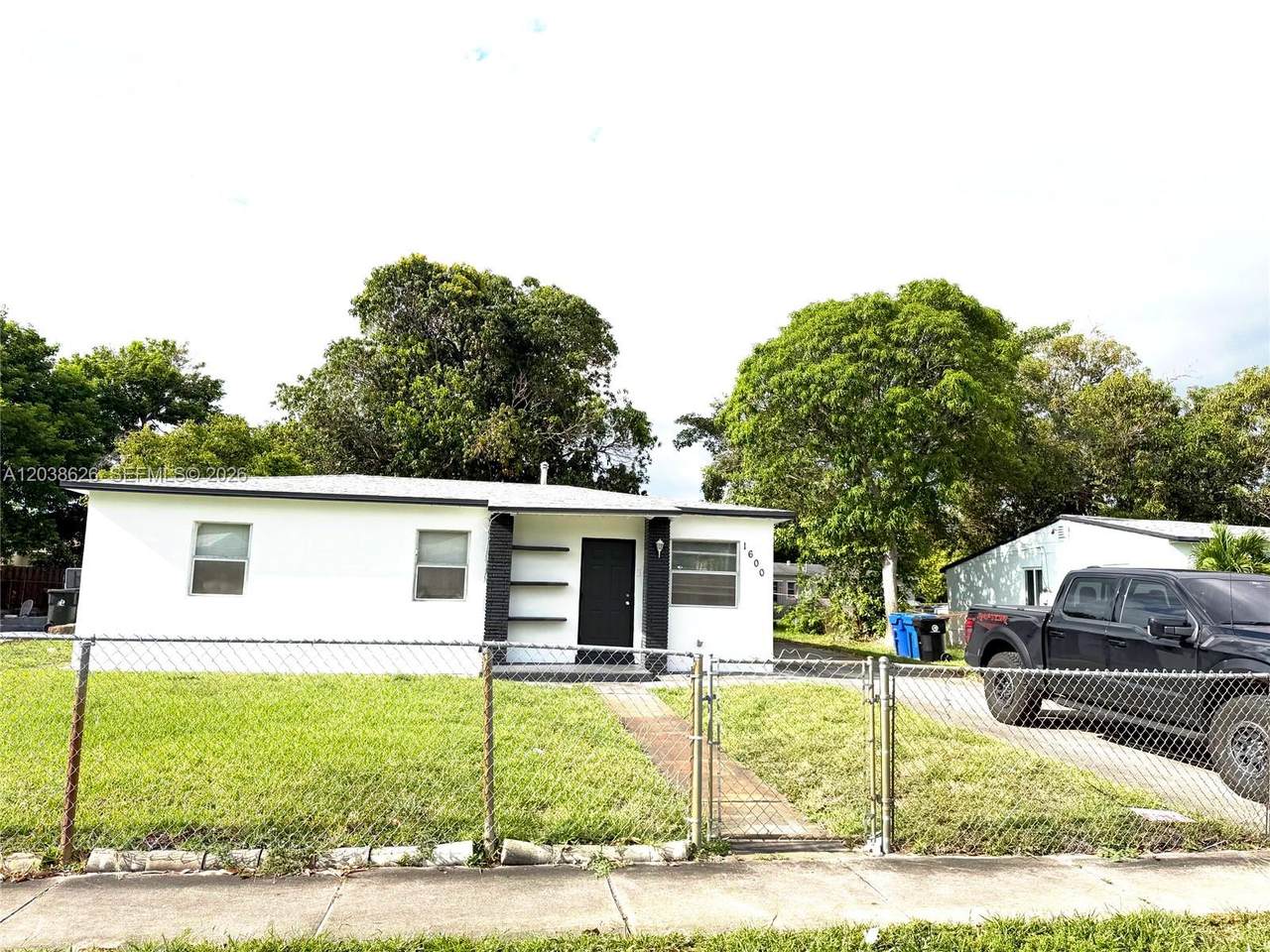 1600 13th Ct - Photo 1