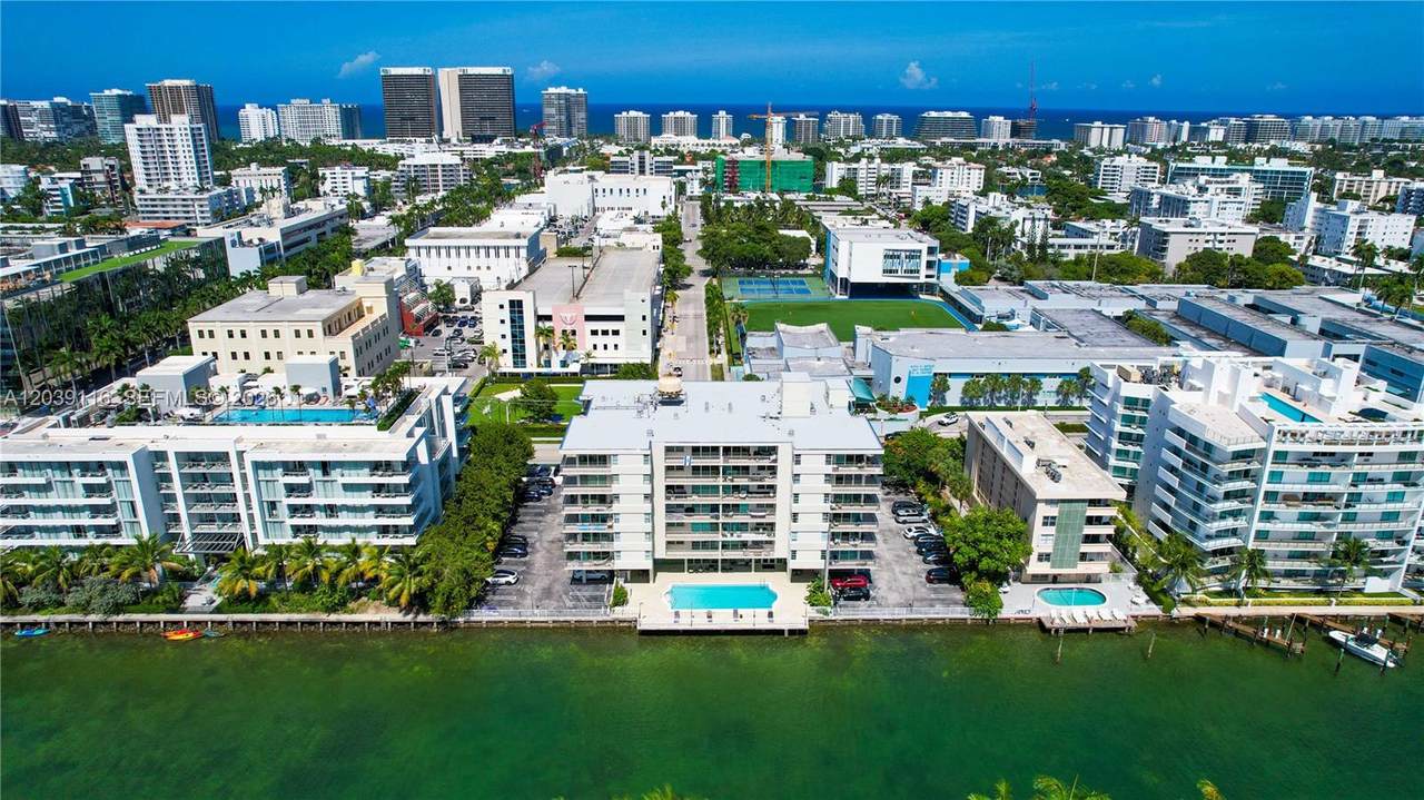 9500 Bay Harbor Dr - Photo 1