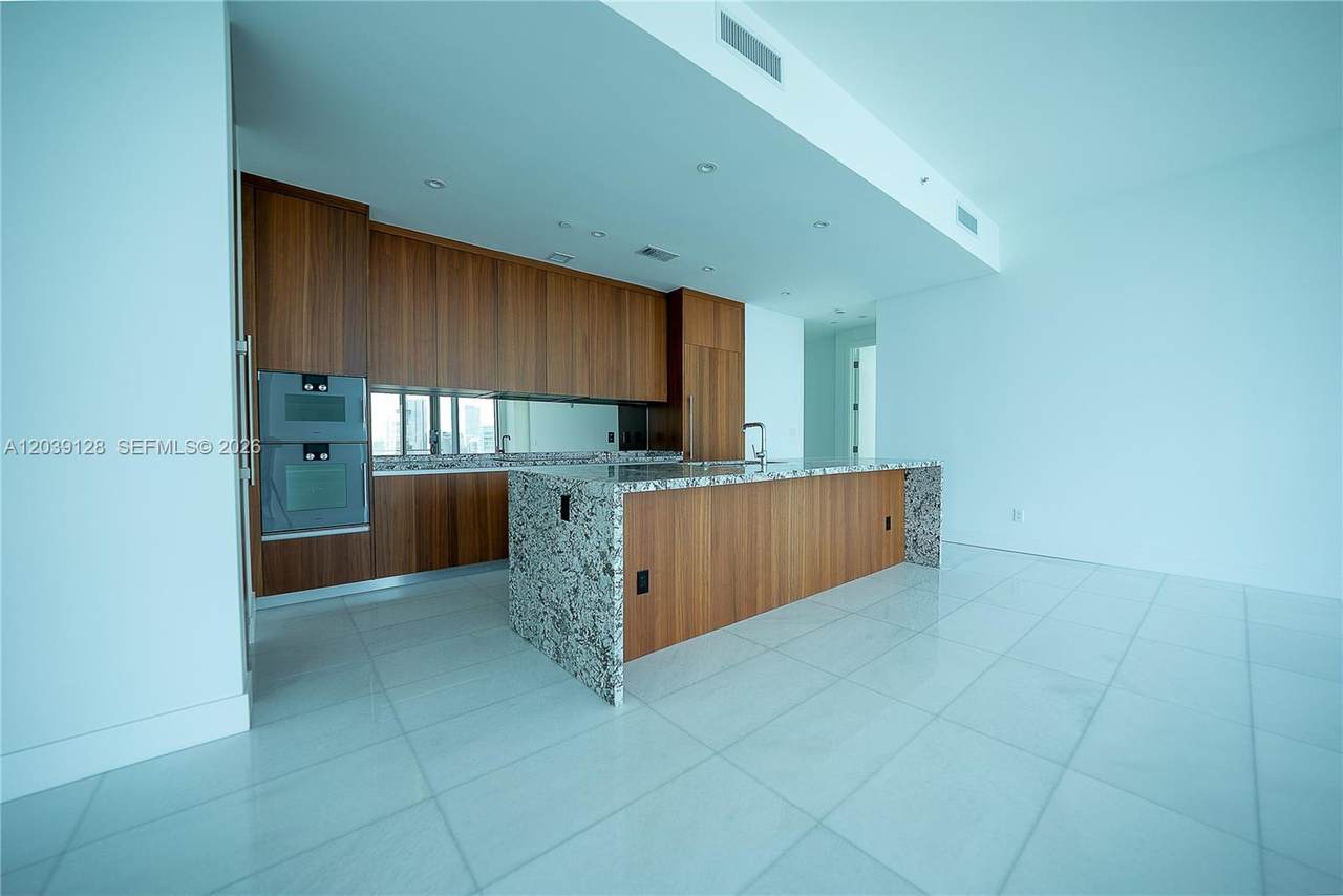https://bt-photos.global.ssl.fastly.net/miami/1280_boomver_1_A12039128-2.jpg