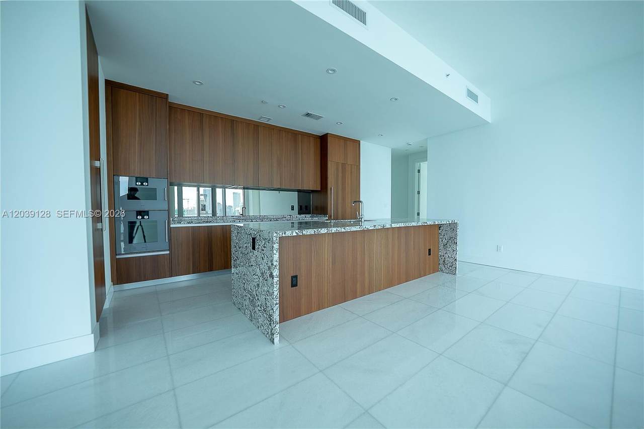 https://bt-photos.global.ssl.fastly.net/miami/1280_boomver_1_A12039128-2.jpg