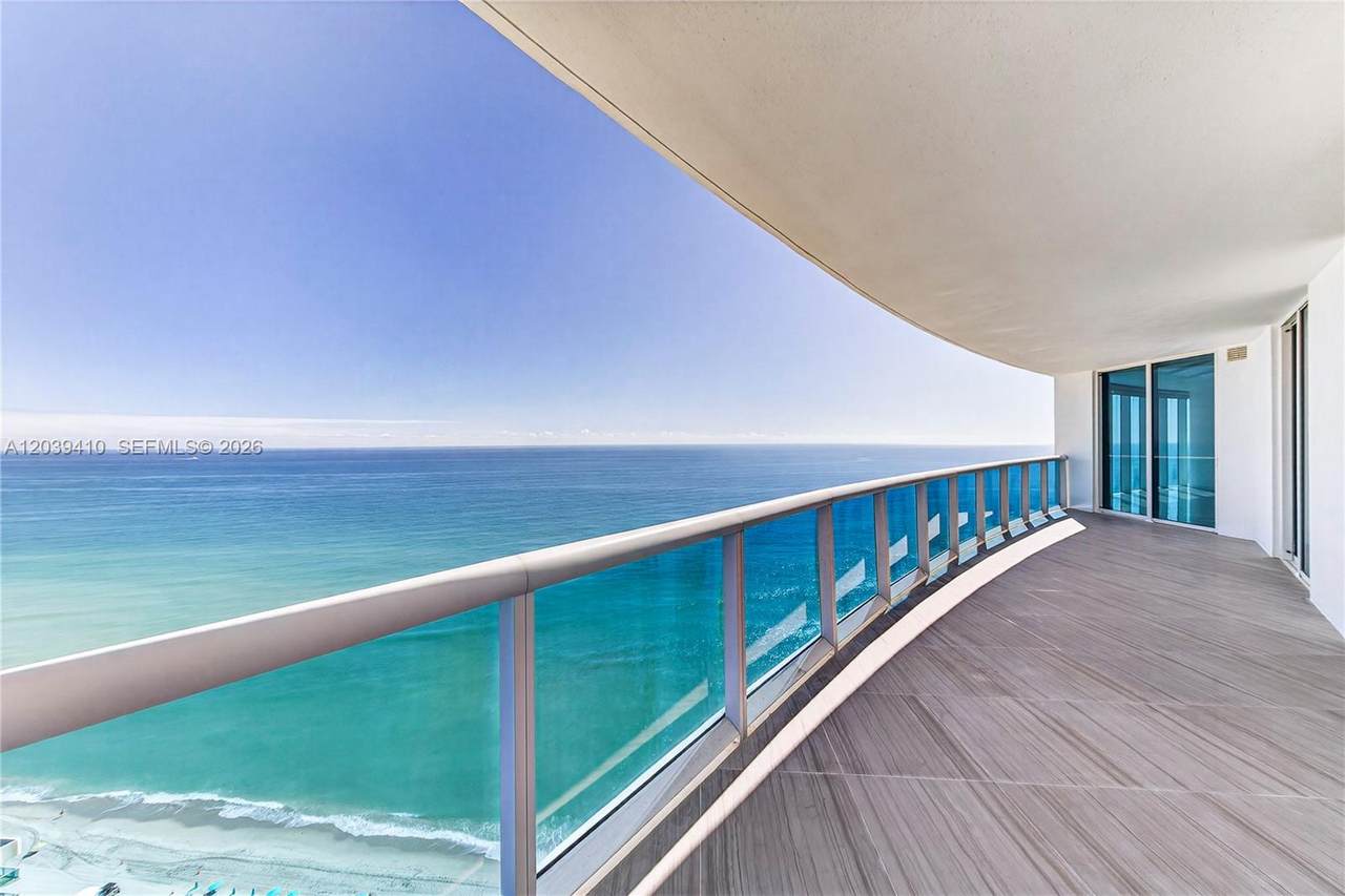 2711 Ocean Dr - Photo 1