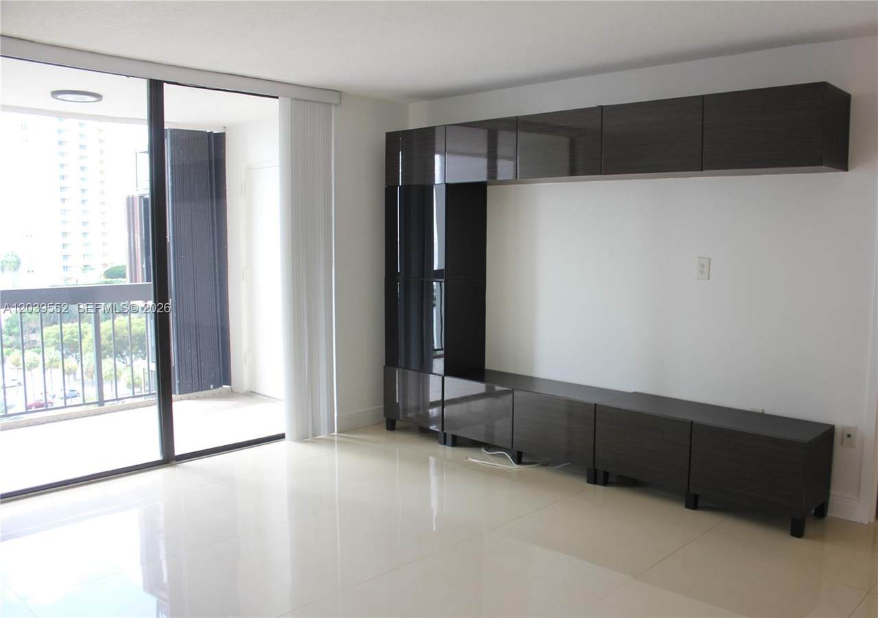 2333 Brickell Ave - Photo 1