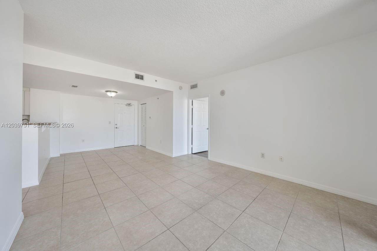 https://bt-photos.global.ssl.fastly.net/miami/1280_boomver_1_A12039751-2.jpg