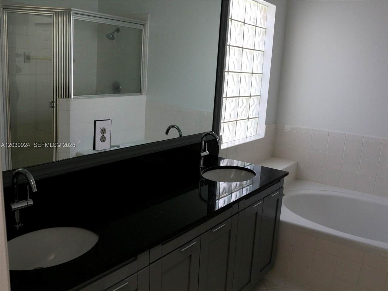 https://bt-photos.global.ssl.fastly.net/miami/1280_boomver_1_A12039924-2.jpg