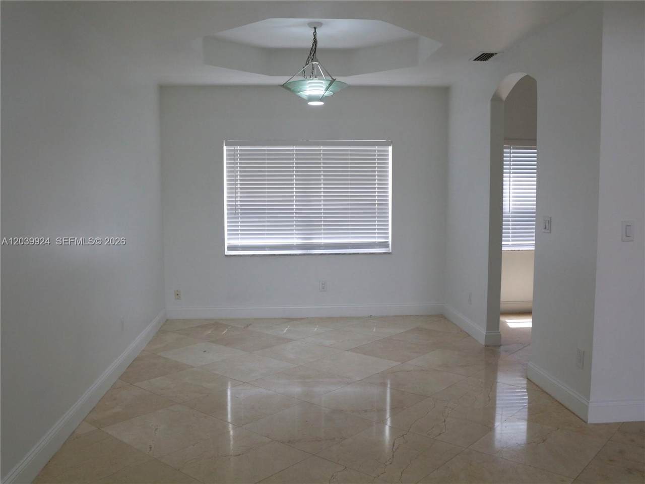 https://bt-photos.global.ssl.fastly.net/miami/1280_boomver_1_A12039924-2.jpg