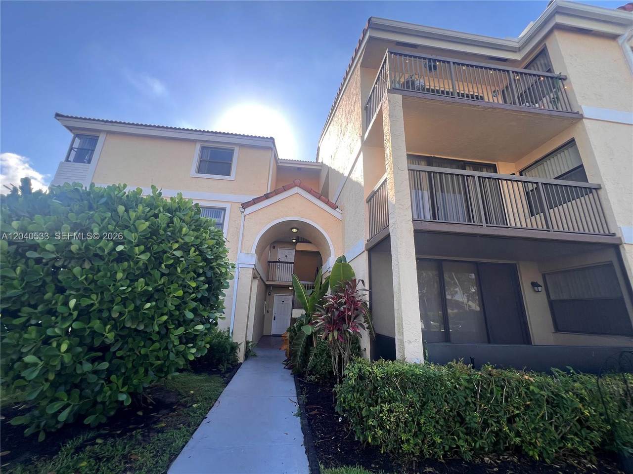 5661 Riverside Dr - Photo 1
