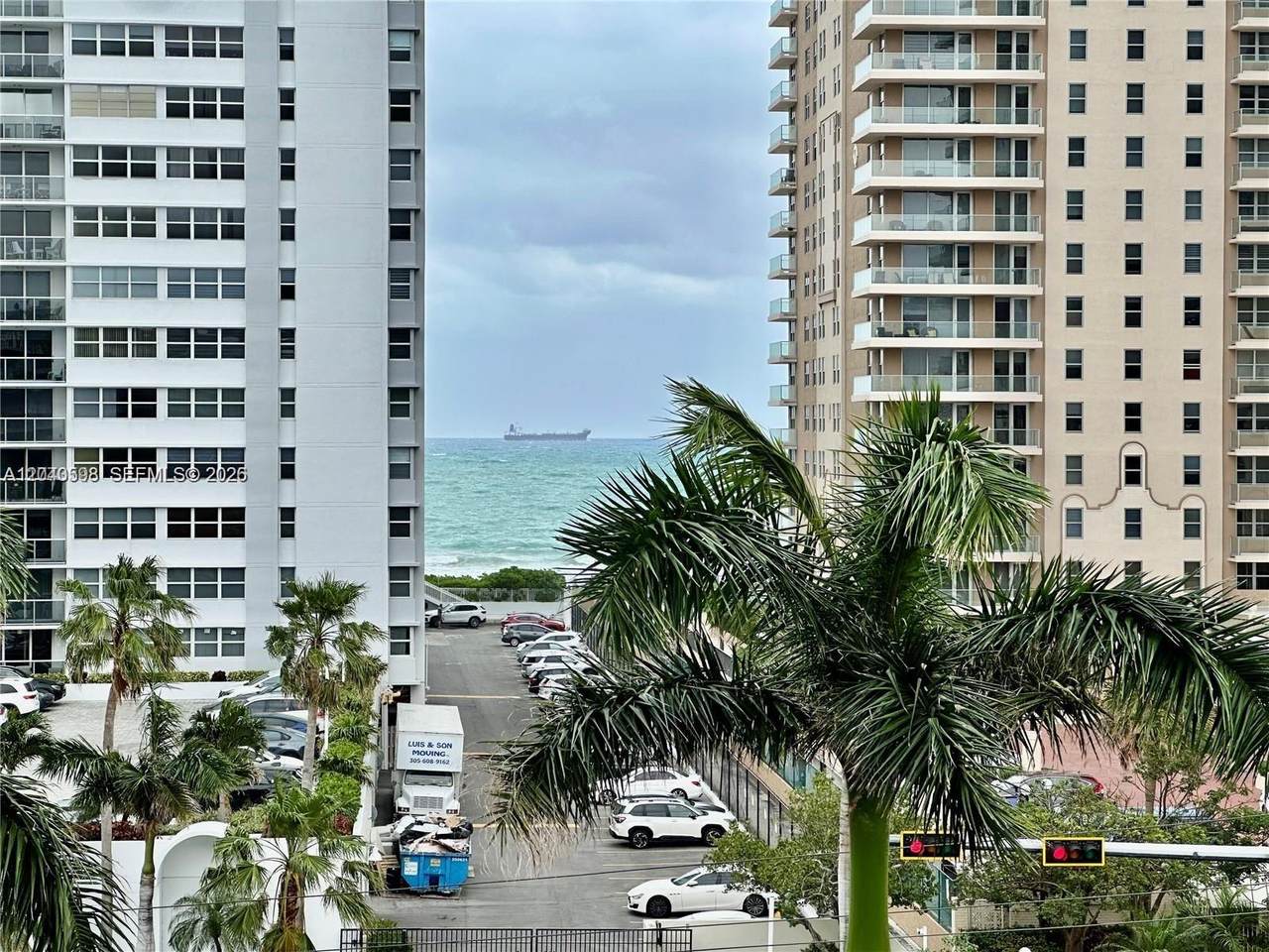 https://bt-photos.global.ssl.fastly.net/miami/1280_boomver_1_A12040598-2.jpg