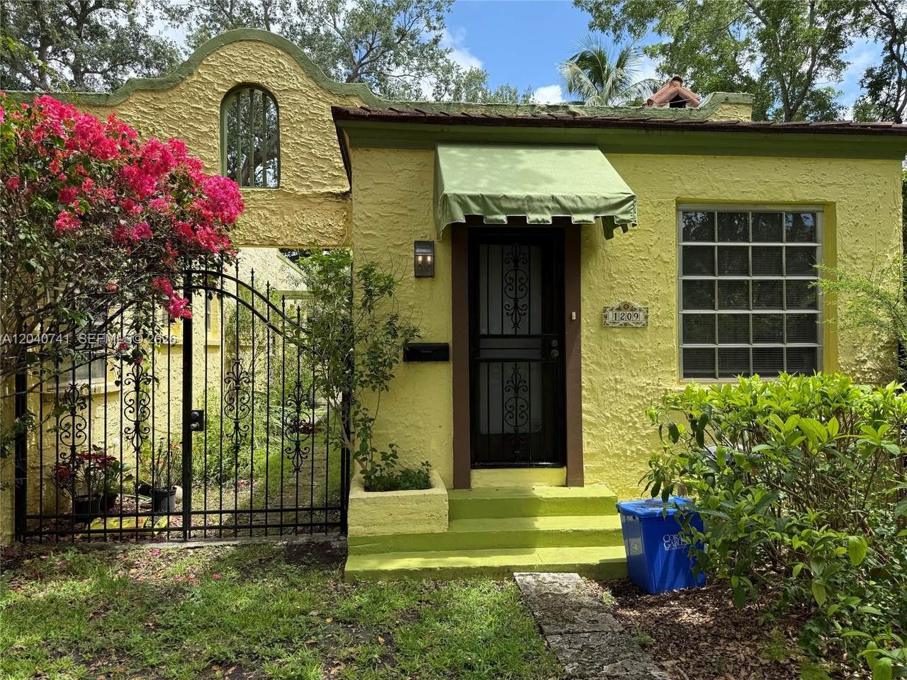 1209 Aguila Ave - Photo 1