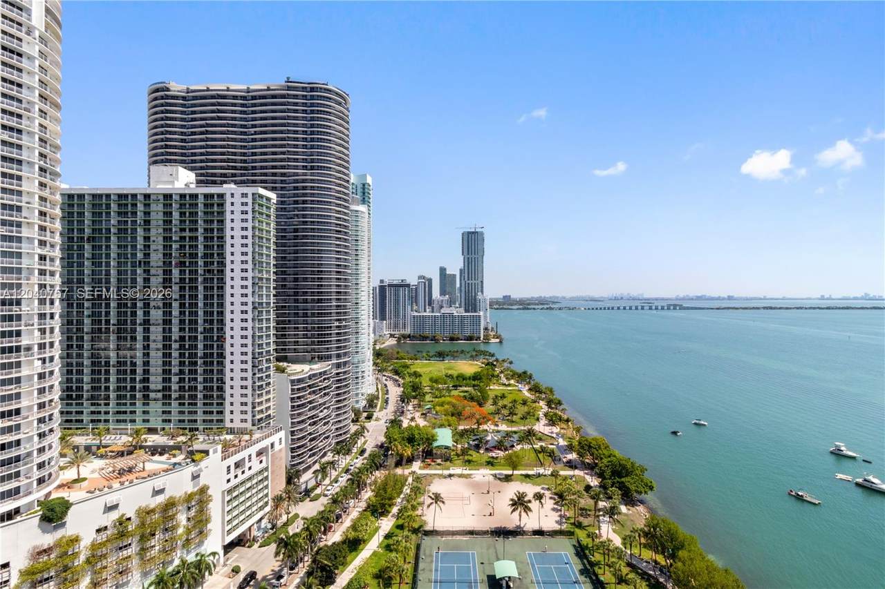 1717 Bayshore Dr - Photo 1