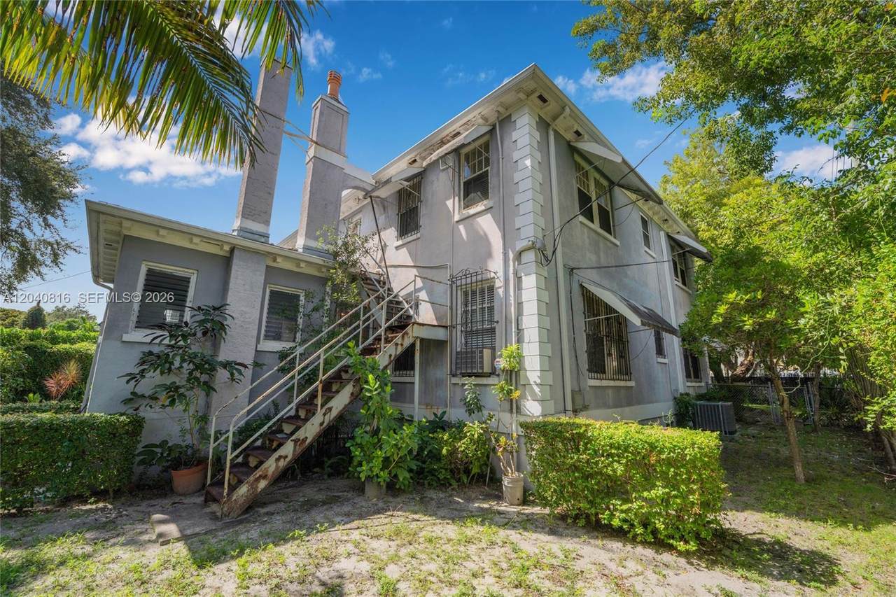 https://bt-photos.global.ssl.fastly.net/miami/1280_boomver_1_A12040816-2.jpg