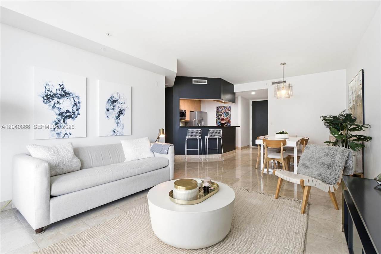 801 Brickell Key Blvd - Photo 1