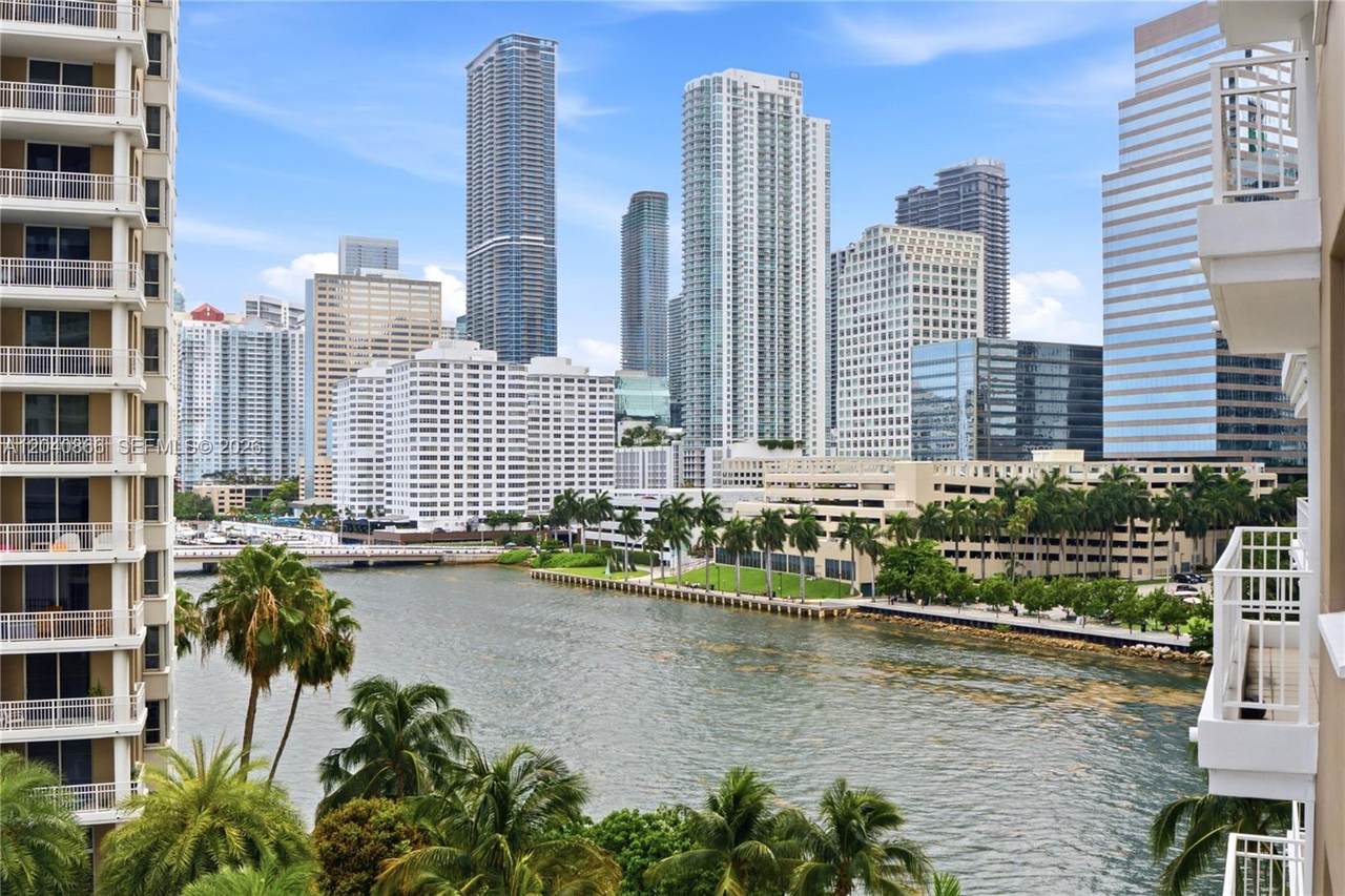 https://bt-photos.global.ssl.fastly.net/miami/1280_boomver_1_A12040866-2.jpg