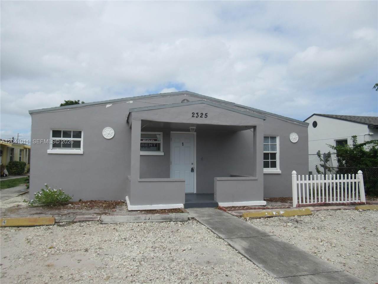 2325 Madison St - Photo 1