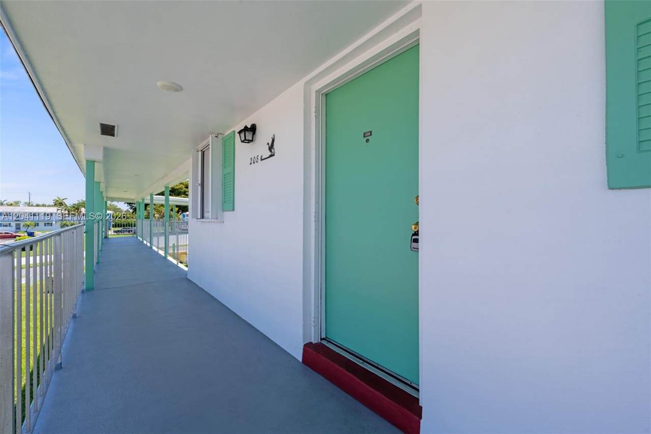 1116 Lake Ter - Photo 1