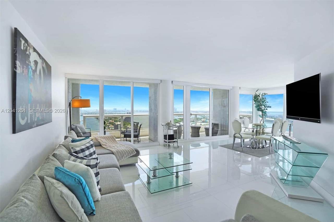 1717 Bayshore Dr - Photo 1